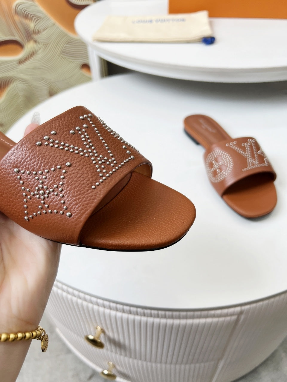 FLAT SLIDE IN BRONZE BROWN LAMBSKIN WITH RHINSTONES - 35