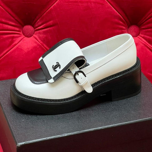 CC MOCCASIN LOAFER IN WHITE MIX BLACK LAMBSKIN - 35