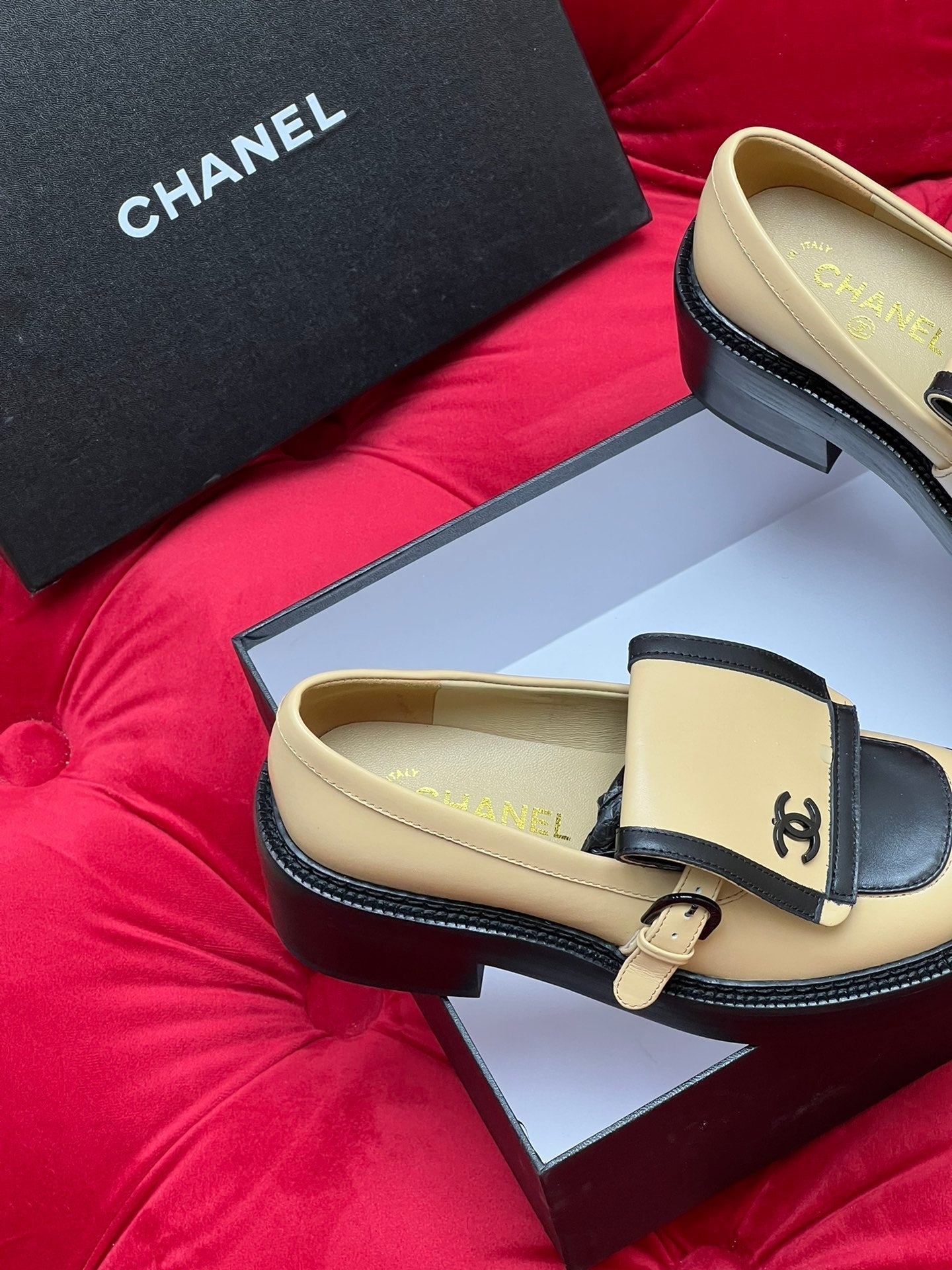 CC MOCCASIN LOAFER IN YELLOW CREAM MIX BLACK LAMBSKIN - 35