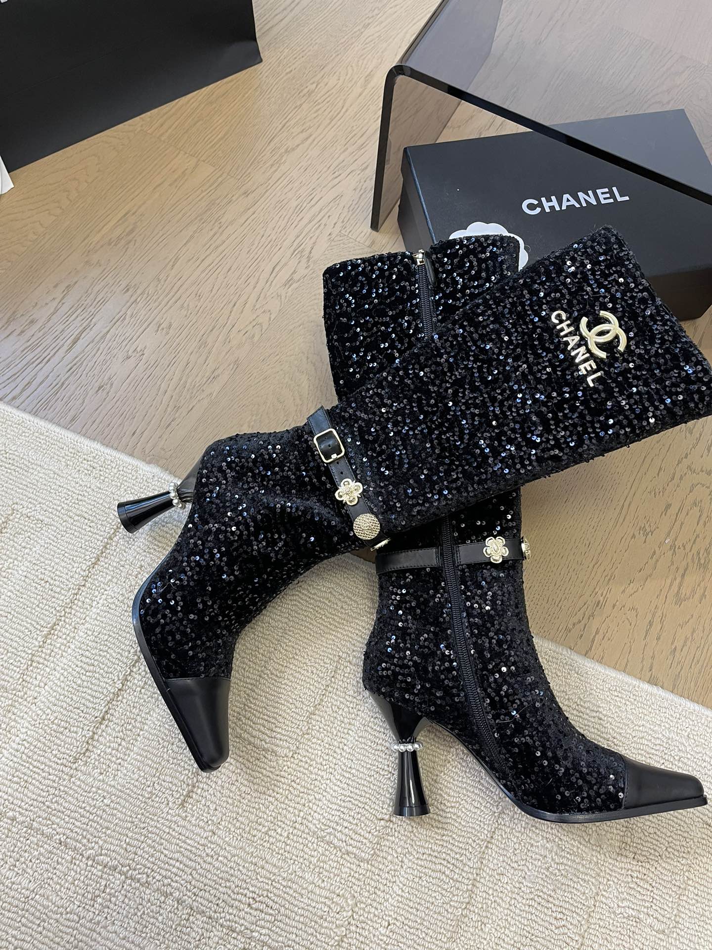 KNEE HIGH BOOTS IN BLACK CALFSKIN AND SEQUINS - 35