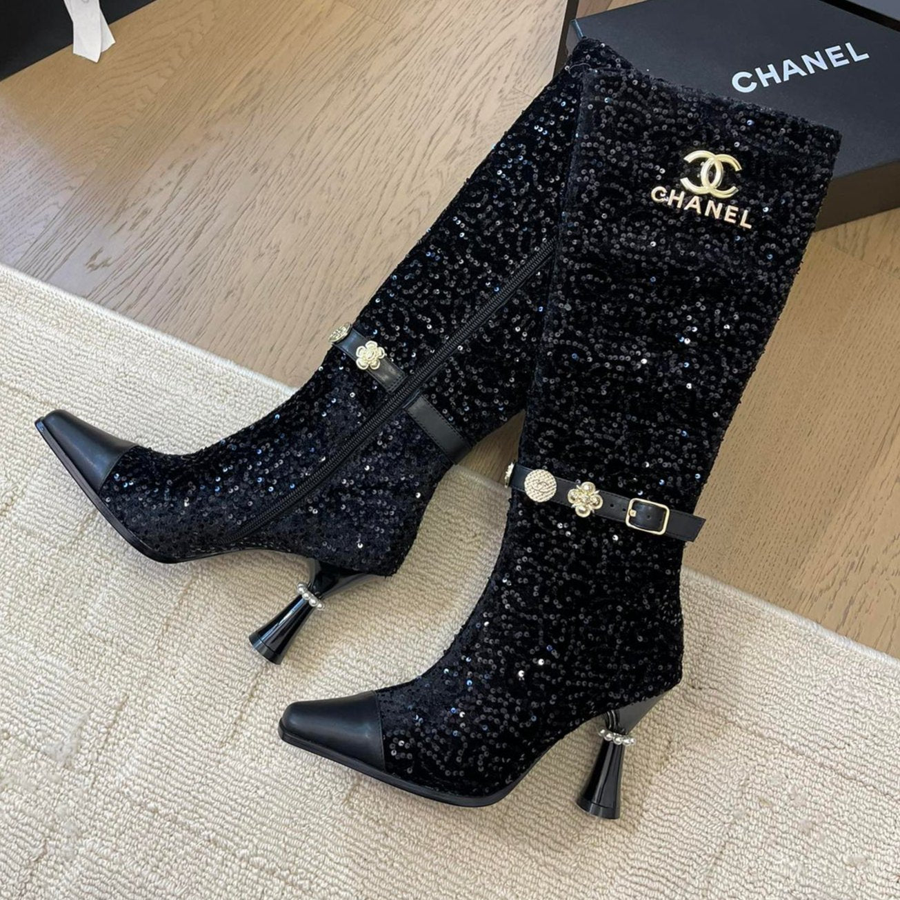 KNEE HIGH BOOTS IN BLACK CALFSKIN AND SEQUINS - 35