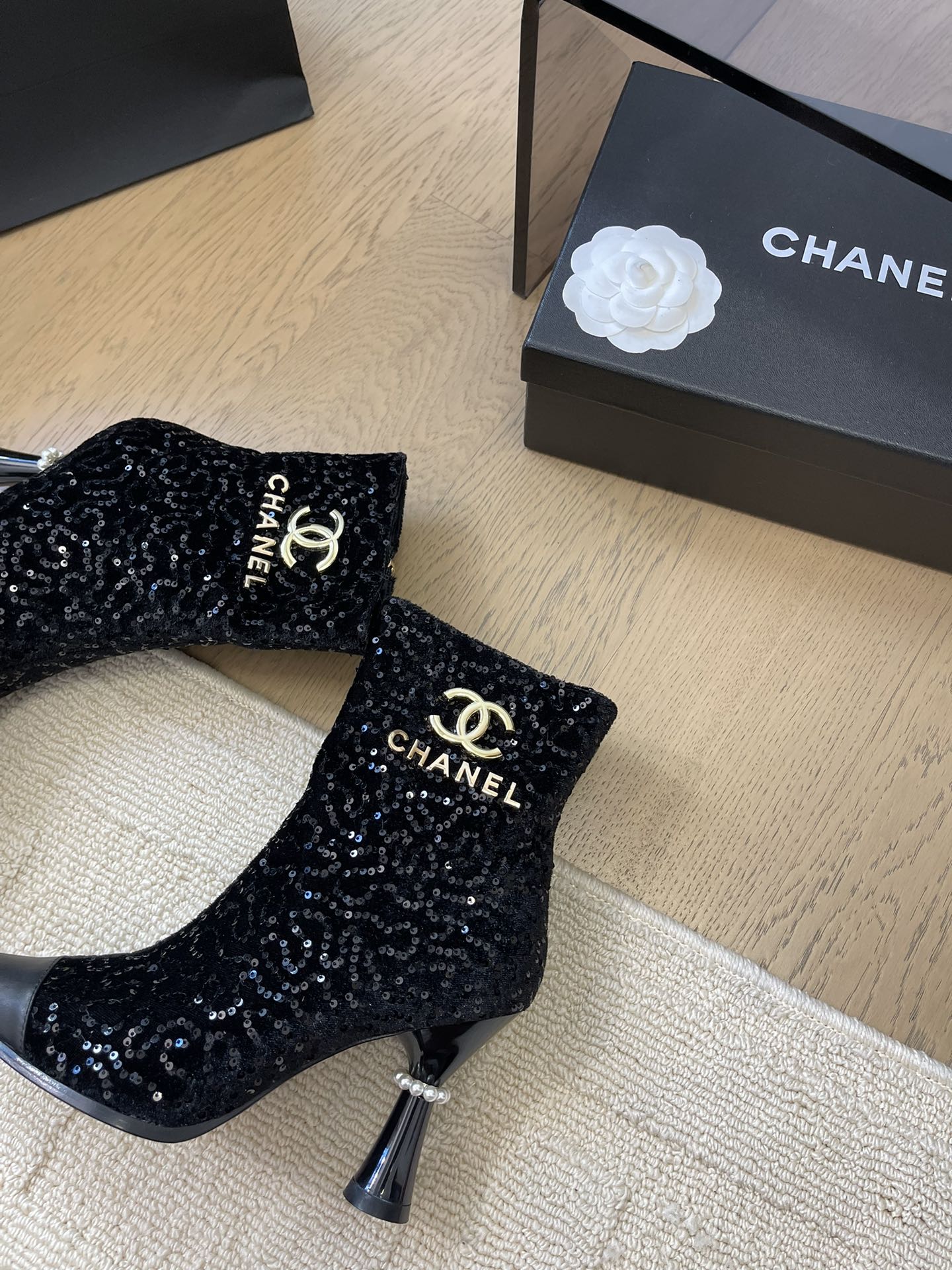BONGADE BOOTS IN BLACK CALFSKIN AND SEQUINS - 35