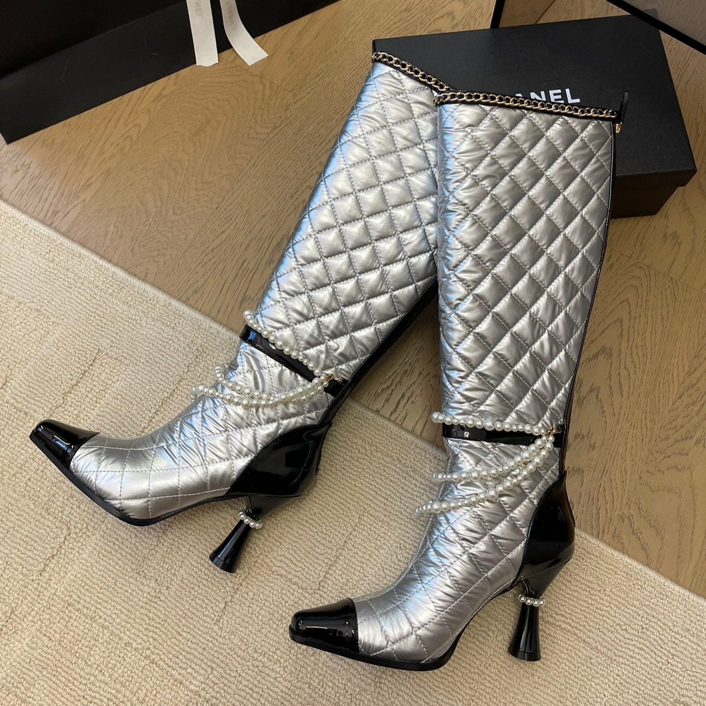 KNEE HIGH BOOTS 8 CM IN SILVER MIX BLACK CALFSKIN WITH PEARL CHAIN - 35