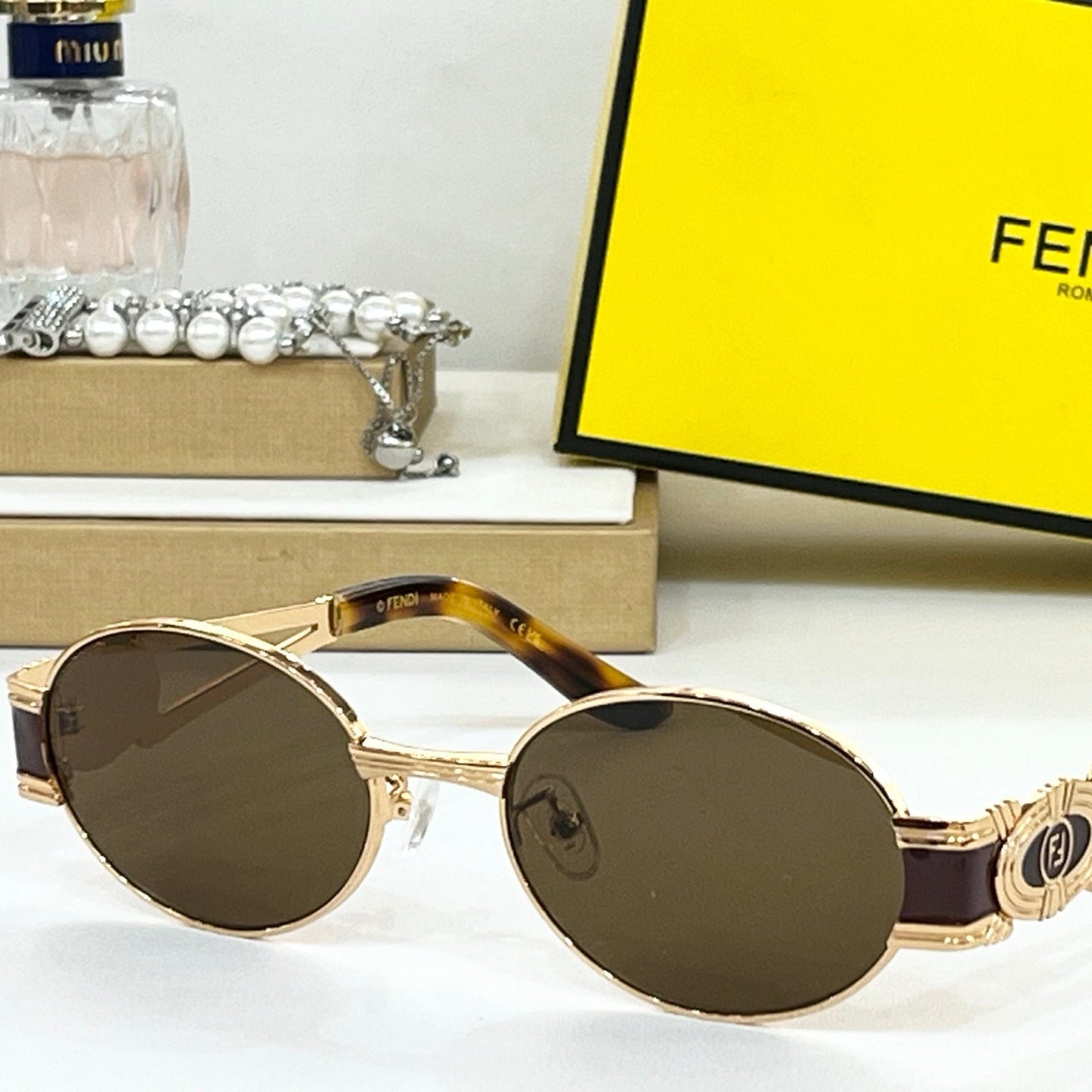 FIRST CRYSTAL CHUNKY OVAL FRAME SUNGLASSES SL7040 IN METAL - Gradient blue