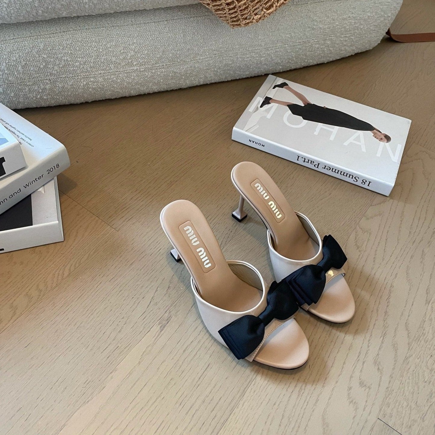Nude Beige High - Heels With Black Bow Calfskin - 35