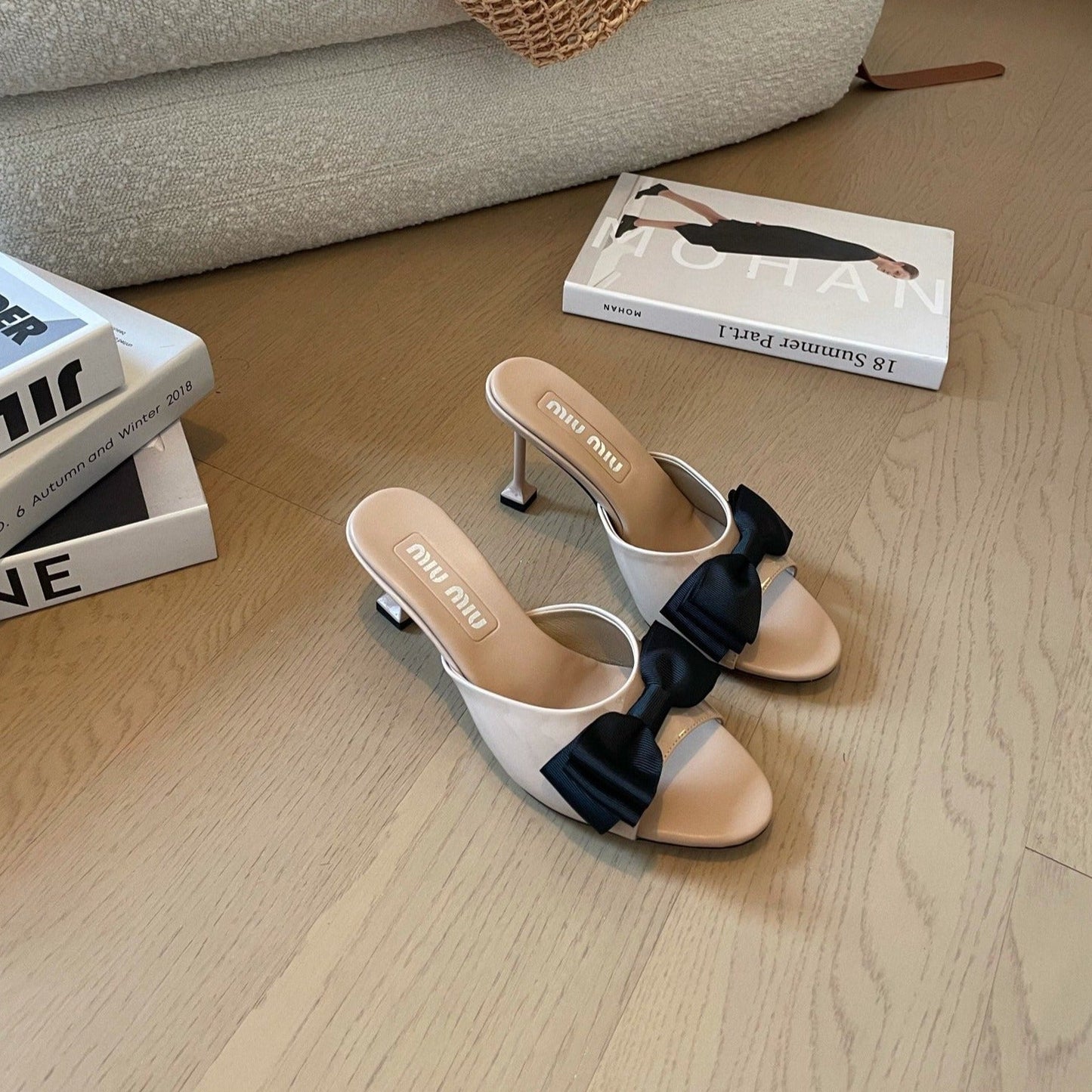 Nude Beige High - Heels With Black Bow Calfskin - 35
