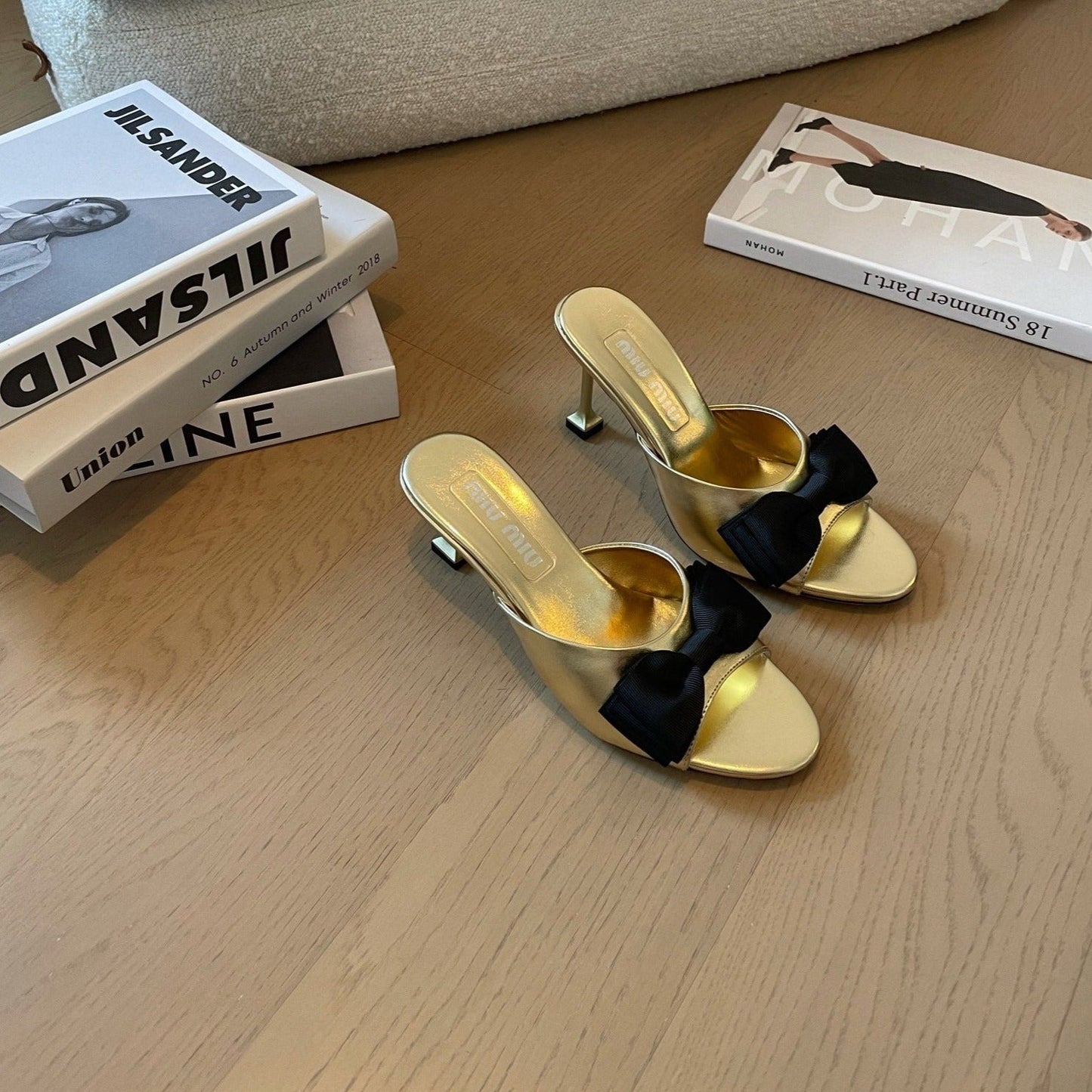 Metallic Gold High - Heels With Black Bow Calfskin - 35