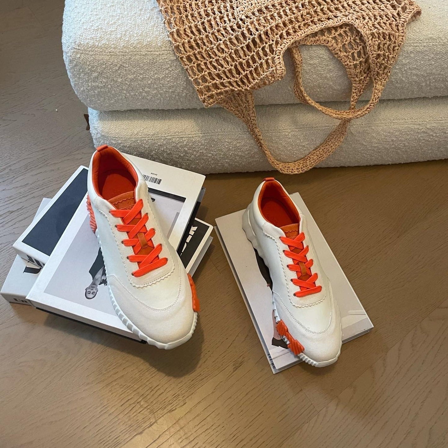 BOUNCING SNEAKERS WHITE CALFSKIN WITH ORANGE LACES - 35