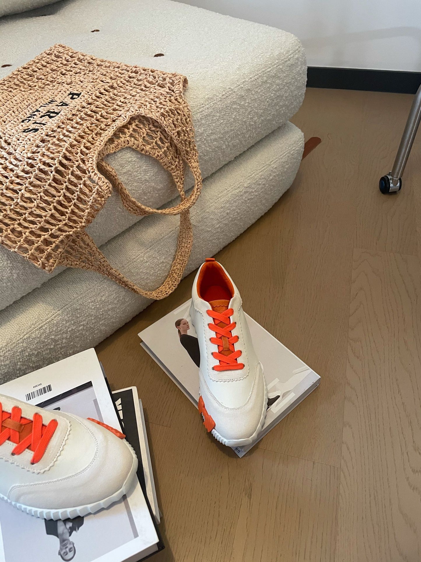 BOUNCING SNEAKERS WHITE CALFSKIN WITH ORANGE LACES - 35
