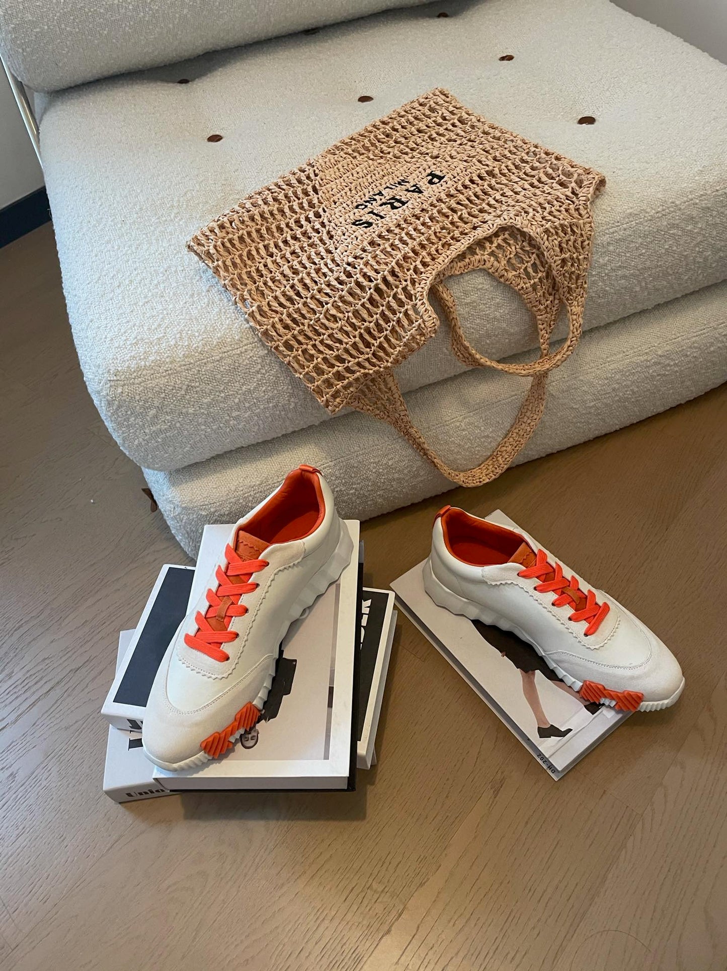 BOUNCING SNEAKERS WHITE CALFSKIN WITH ORANGE LACES - 35