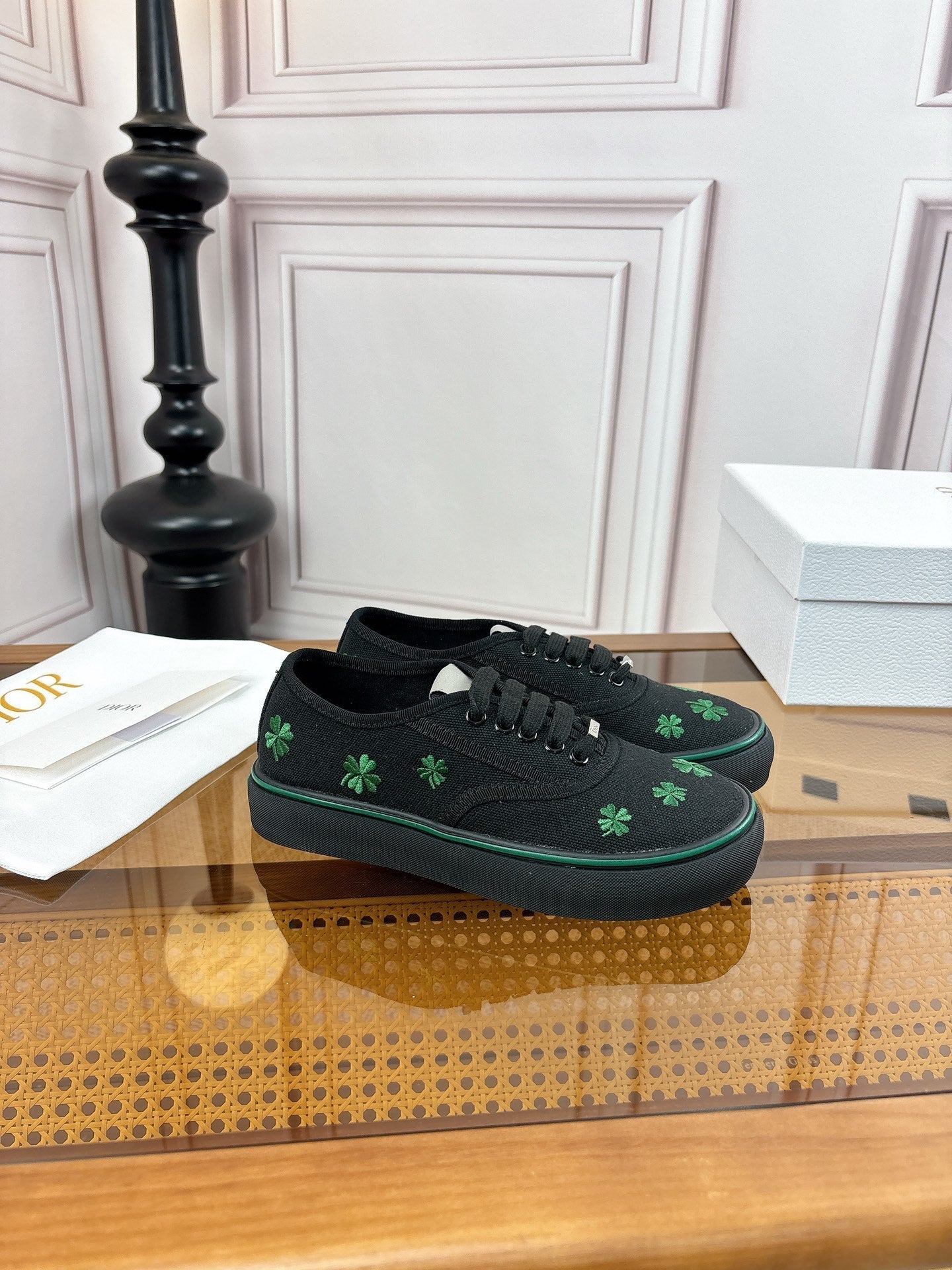 DIOR 26S LOW TOP SNEAKERS 35MM IN BLACK CANVAS WITH CLOVER EMBROIDERY