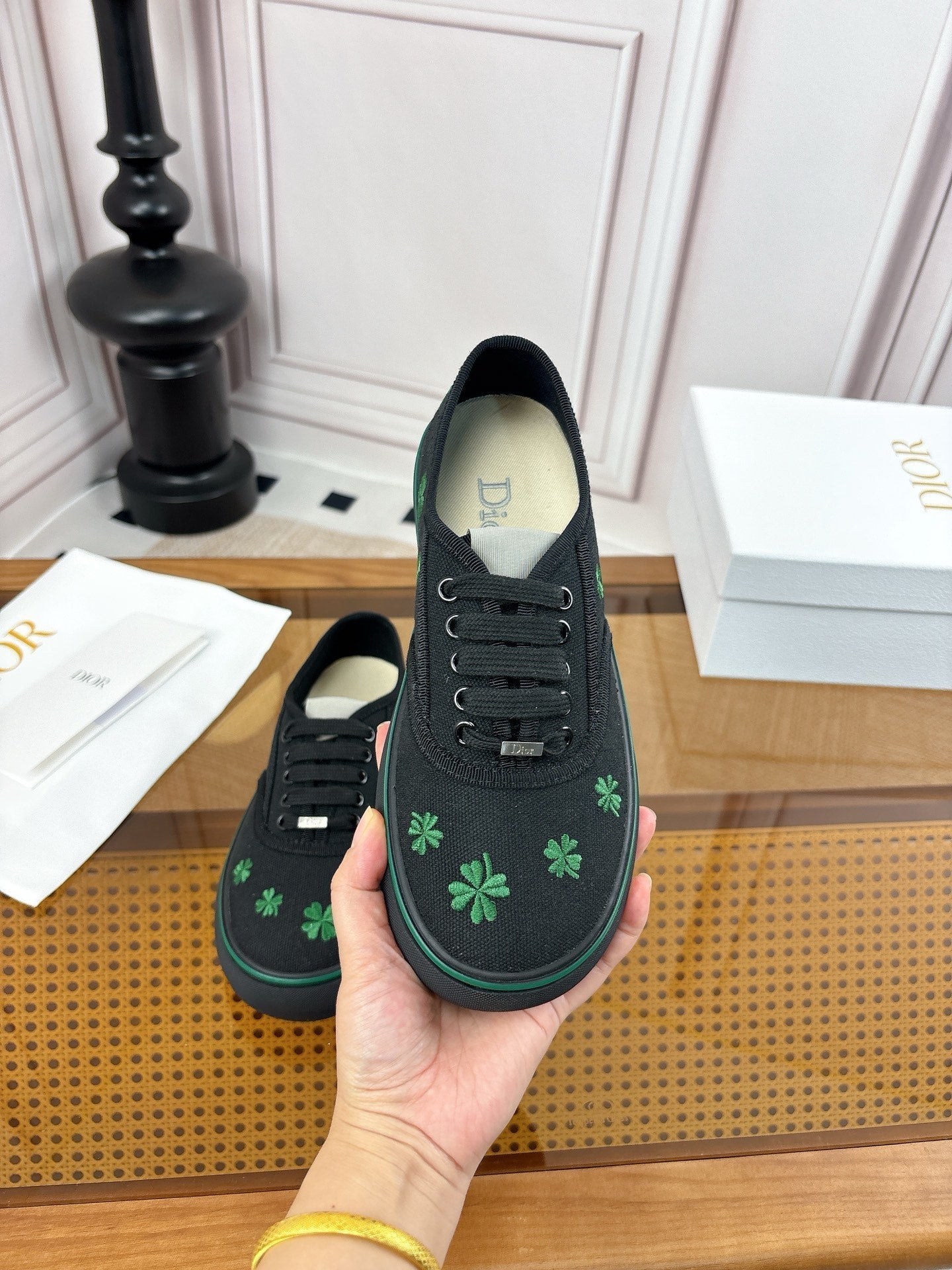 DIOR 26S LOW TOP SNEAKERS 35MM IN BLACK CANVAS WITH CLOVER EMBROIDERY