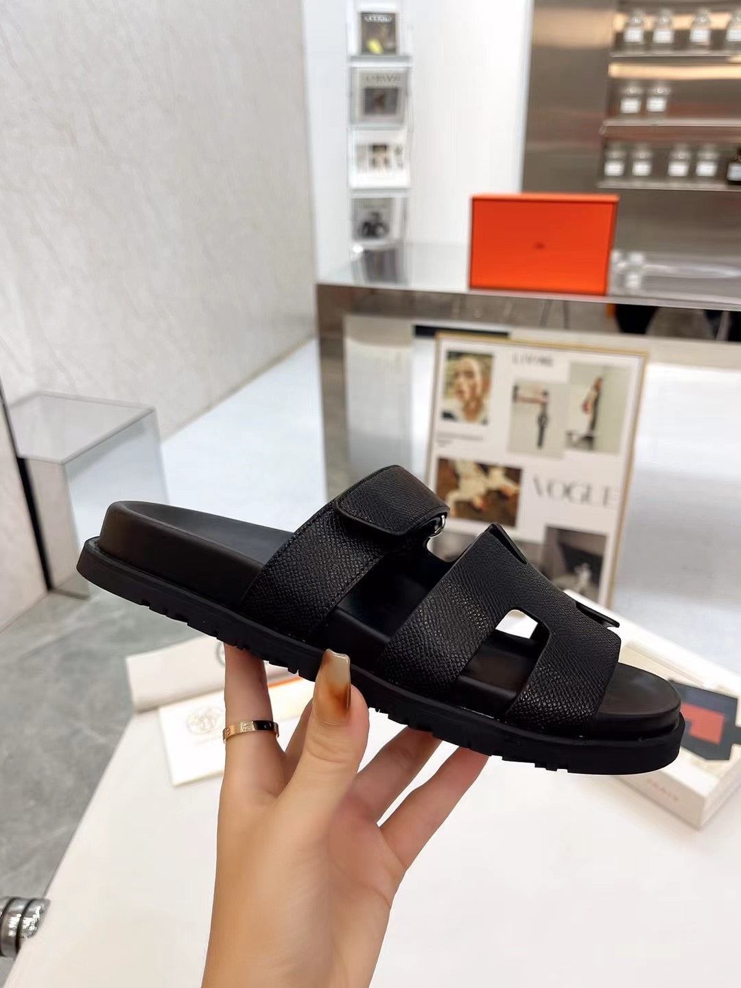 CHYPRE SANDAL IN BLACK CALFSKIN 186752 - 35
