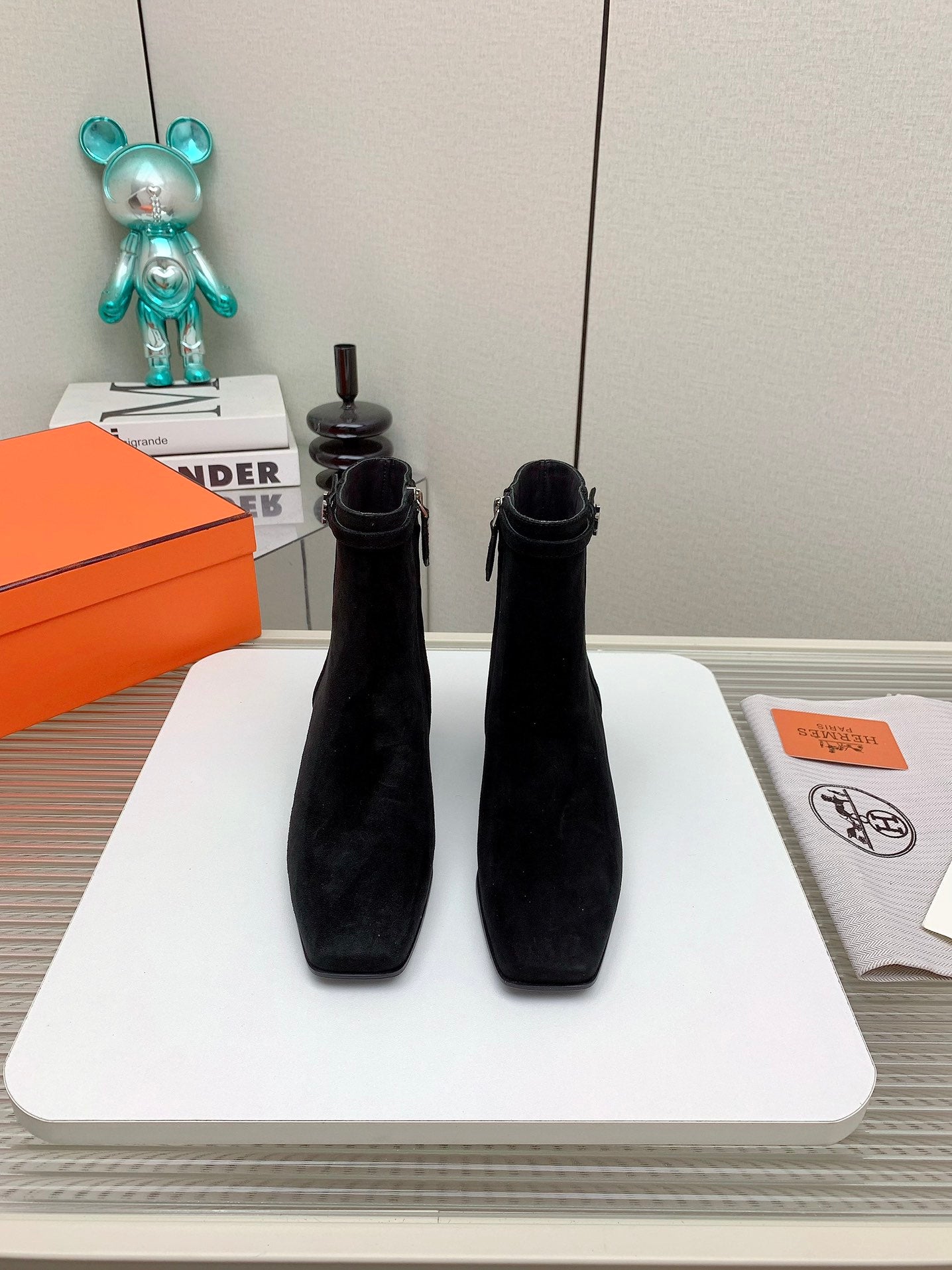 WOMEN'S NEO ANKLE BOOT IN BLACK SUEDE - 35