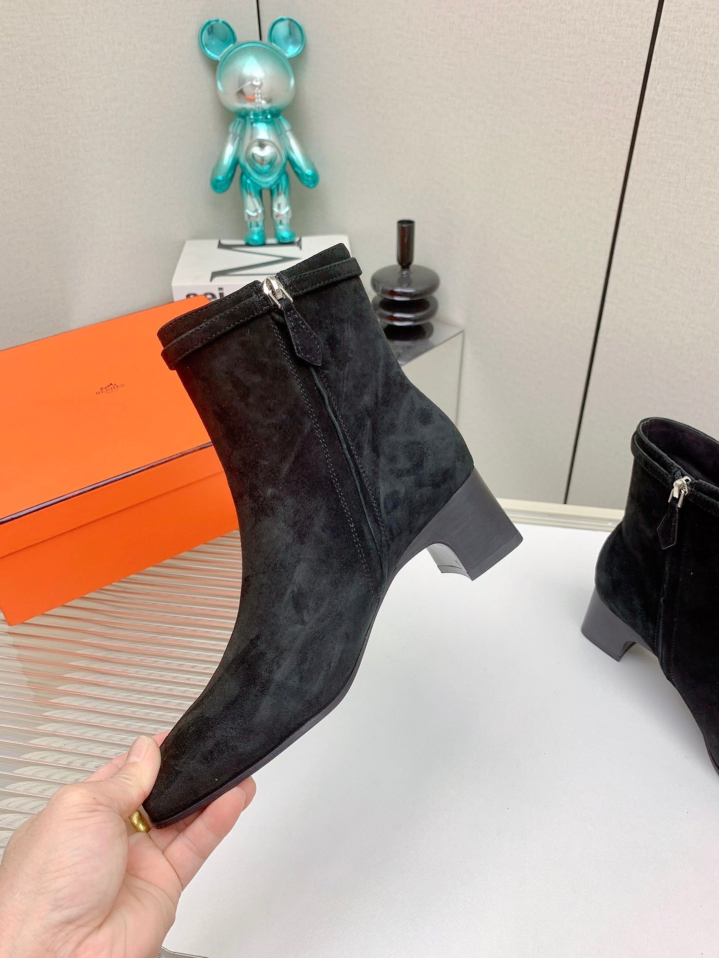 WOMEN'S NEO ANKLE BOOT IN BLACK SUEDE - 35