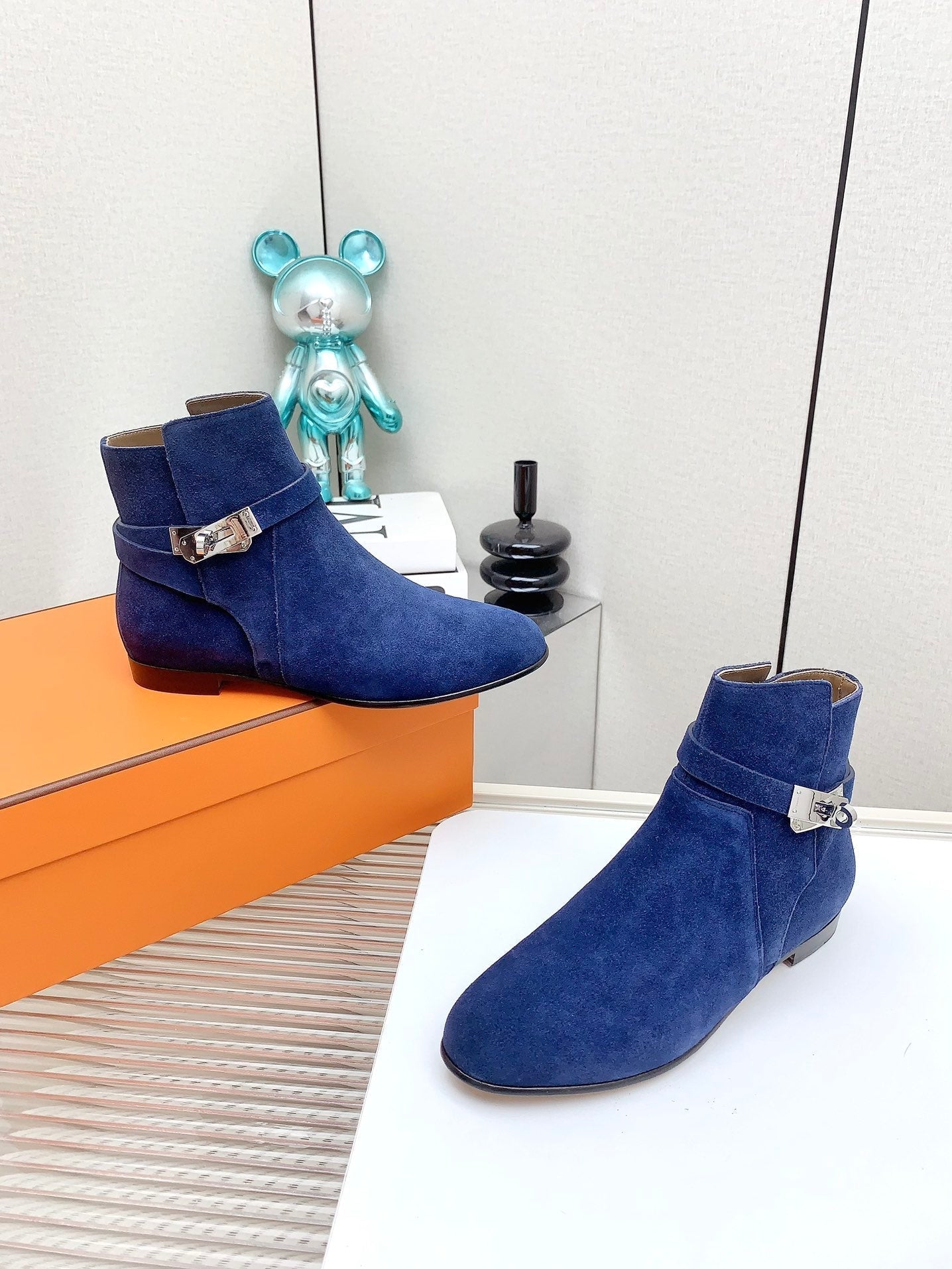 WOMEN'S NEO ANKLE BOOT IN COBALT BLUE SUEDE - 35