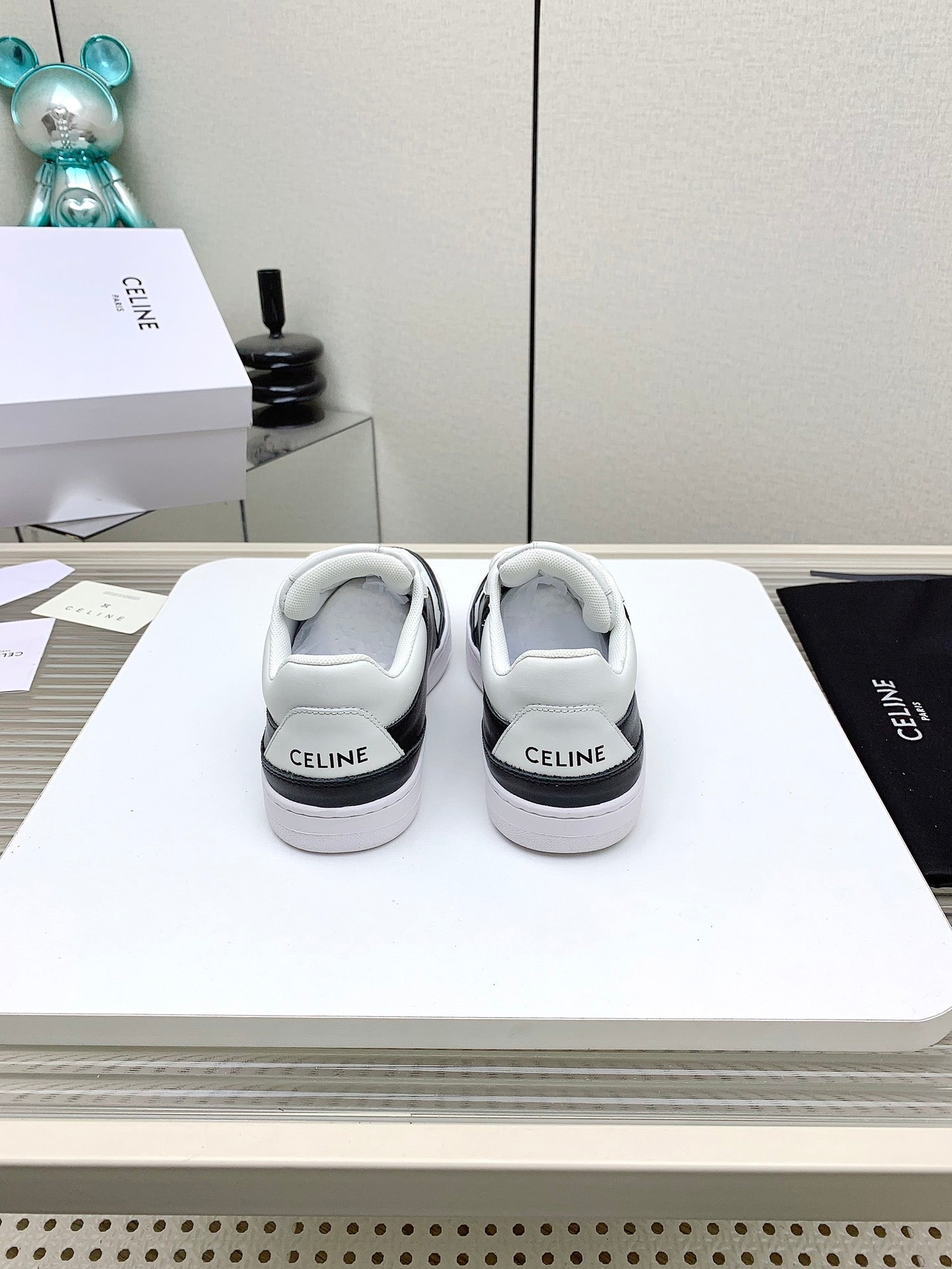 SNEAKER WITH TRIOMPHE IN BLACK AND WHITE CALFSKIN - 35