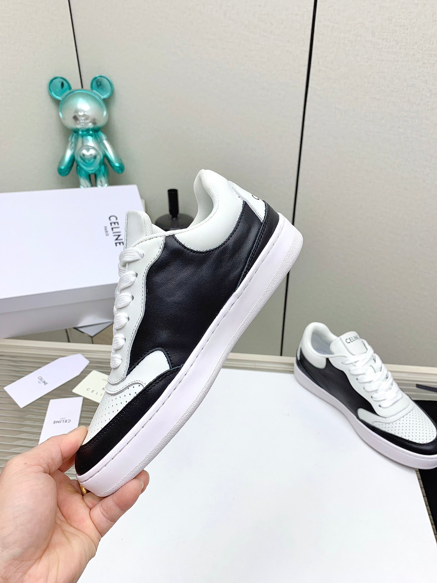 SNEAKER WITH TRIOMPHE IN BLACK AND WHITE CALFSKIN - 35