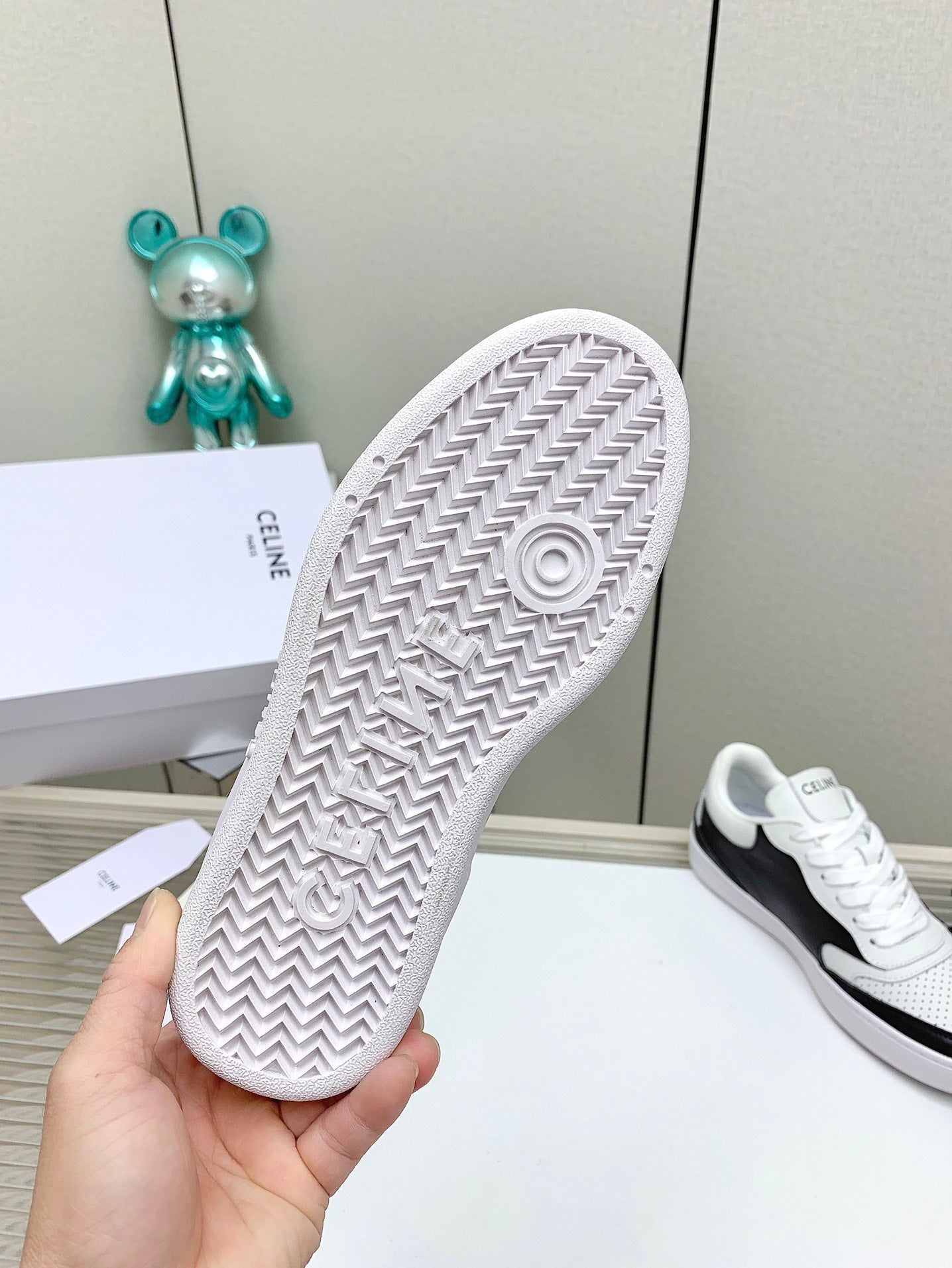 SNEAKER WITH TRIOMPHE IN BLACK AND WHITE CALFSKIN - 35