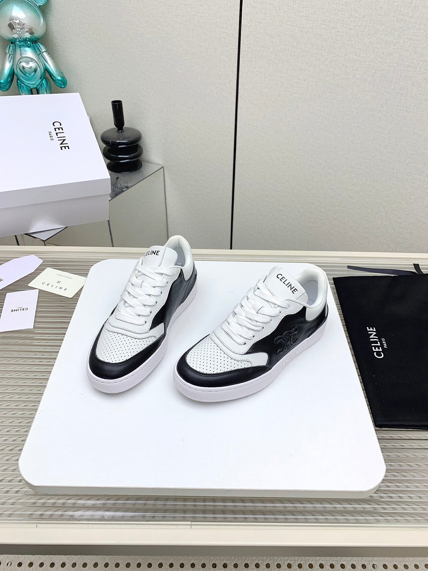 SNEAKER WITH TRIOMPHE IN BLACK AND WHITE CALFSKIN - 35