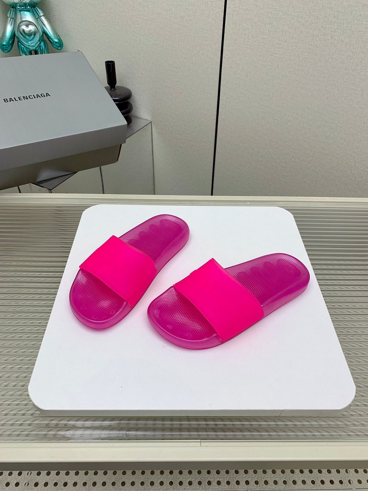 POOL SLIDE SANDAL IN JELLY PINK RUBBER - 36