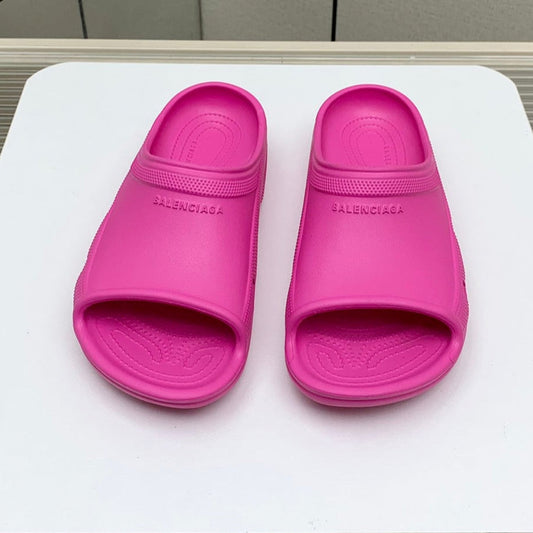 POOL CROCS IN HOT PINK RUBBER - 36