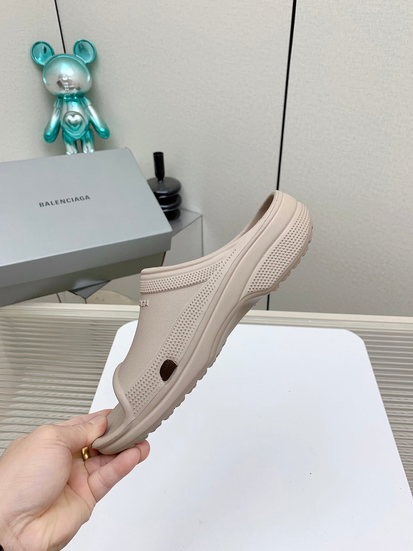 POOL CROCS IN HILLARY BROWN RUBBER - 36