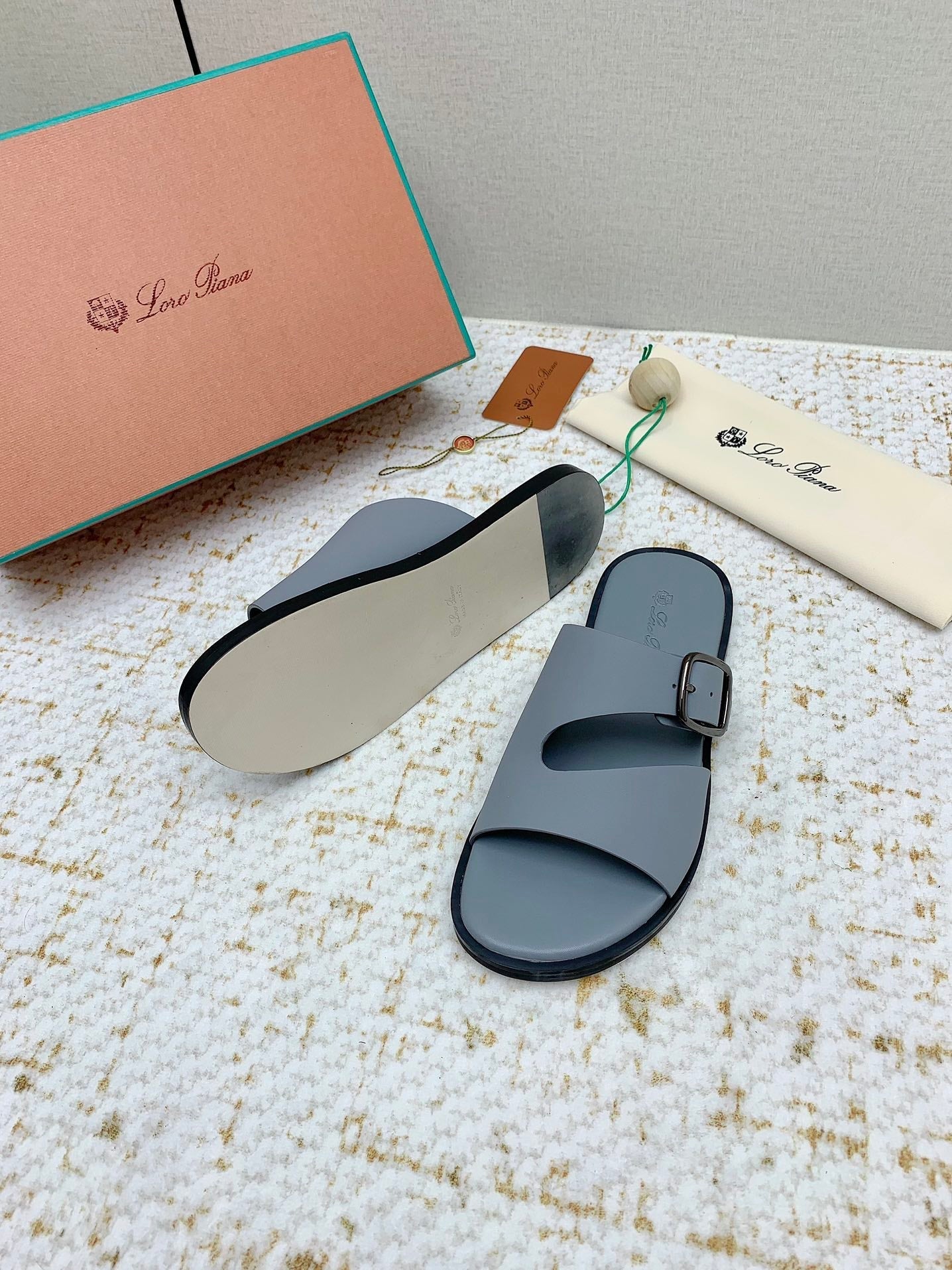 SANDALS IN GREY CALFSKIN - 38