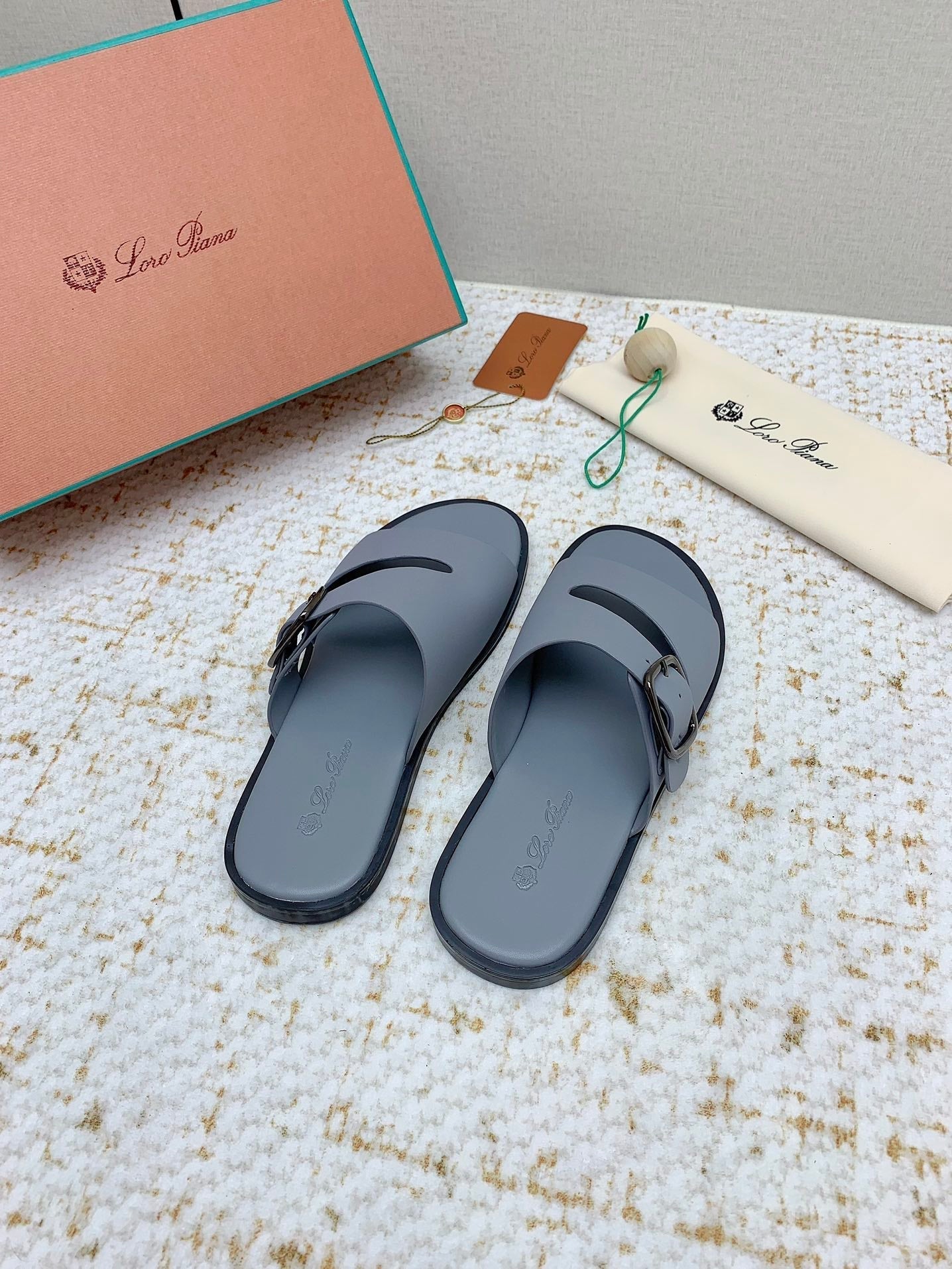 SANDALS IN GREY CALFSKIN - 38