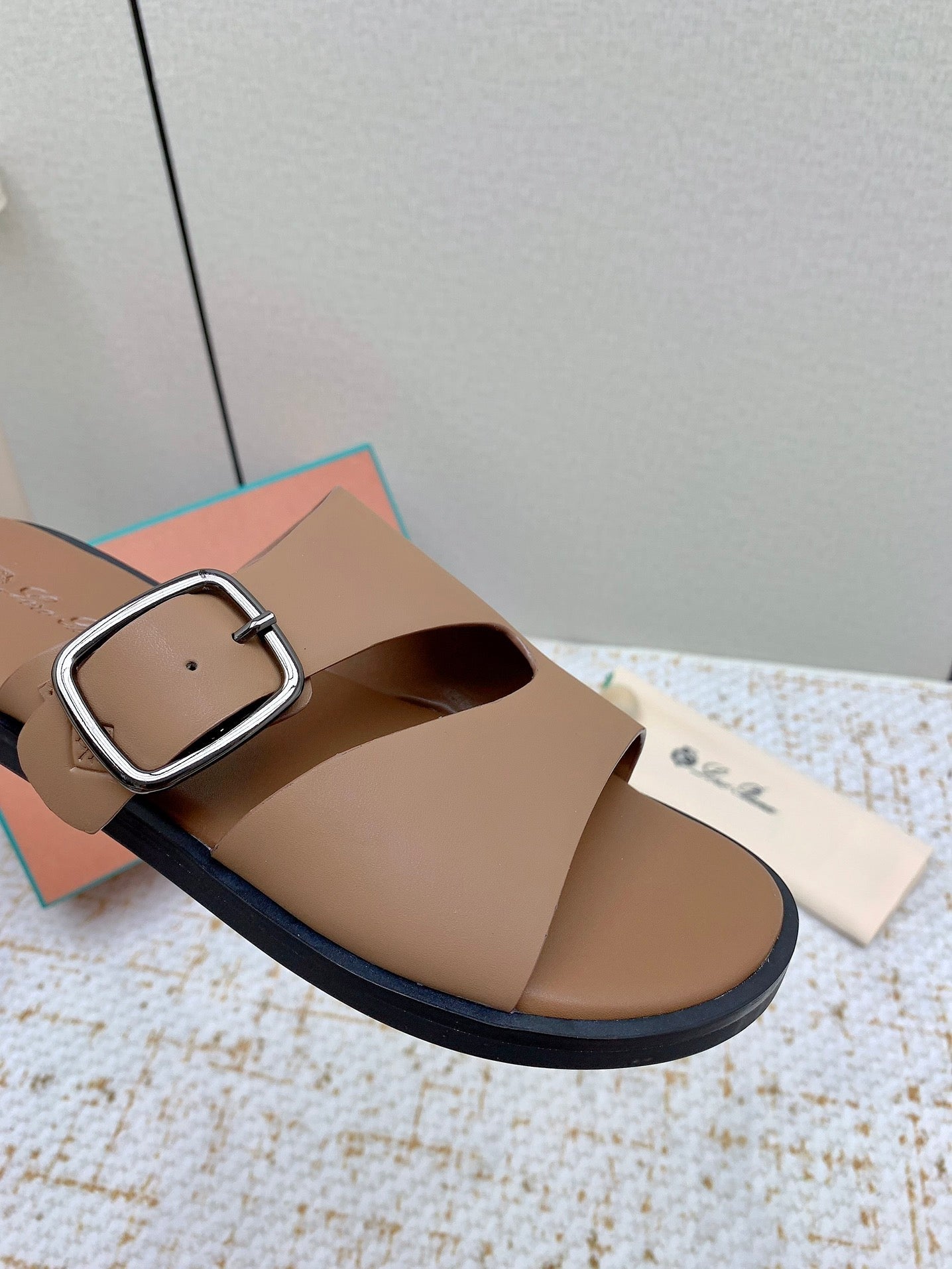 SANDALS IN LIGHT BROWN CALFSKIN - 38