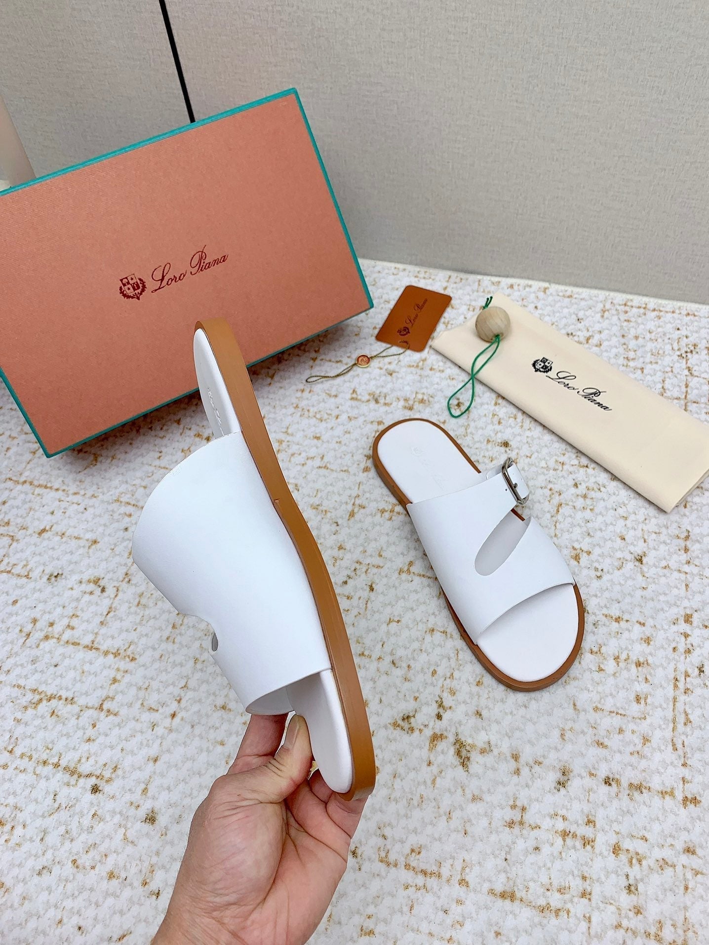 SANDALS IN WHITE CALFSKIN - 38