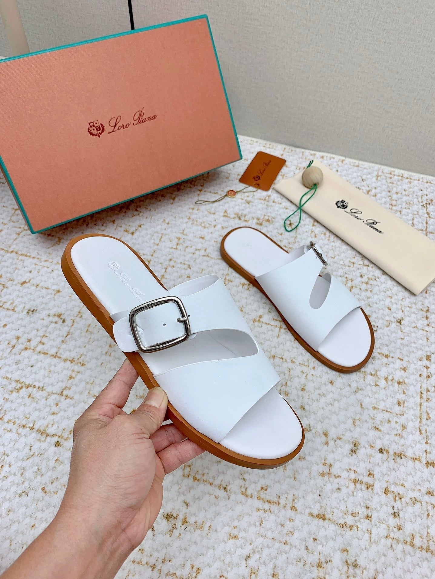 SANDALS IN WHITE CALFSKIN - 38