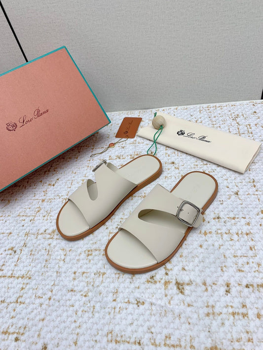 SANDALS IN CREAM WHITE CALFSKIN - 38