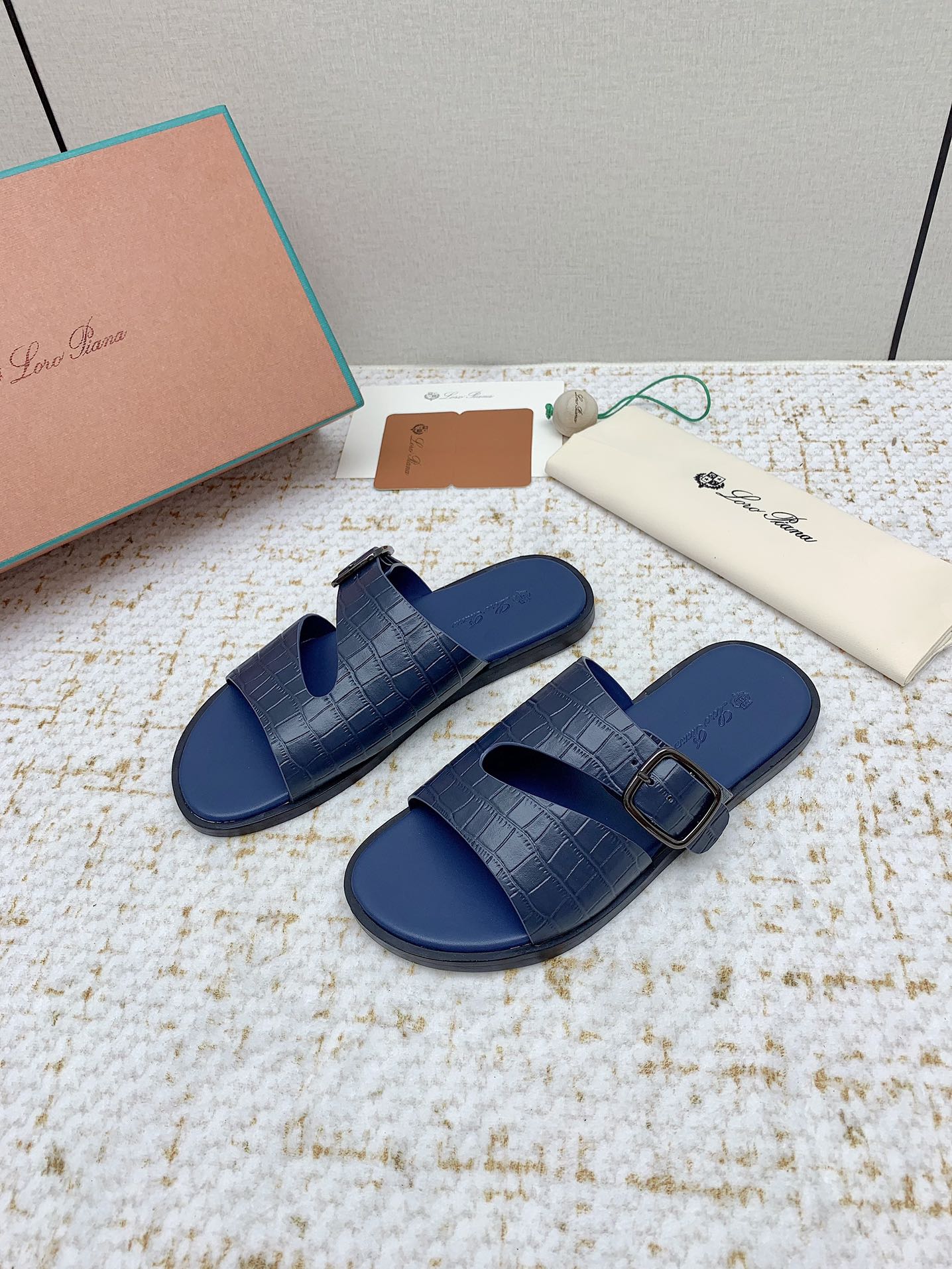 SANDALS IN CLASSIC BLUE SNAKE EMBOSSED CALFSKIN - 38