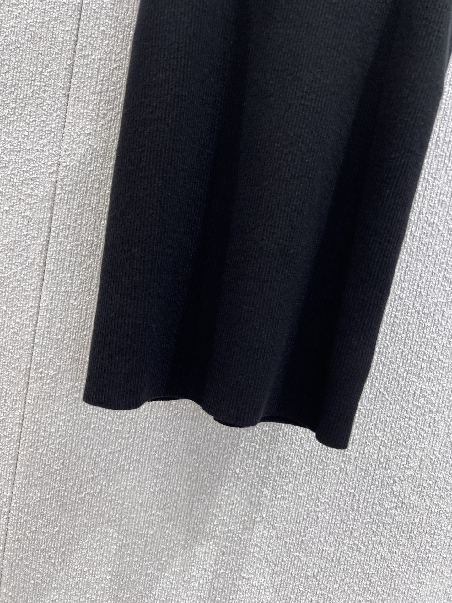 CHANEL SLEEVELESS TOP STYLE 66