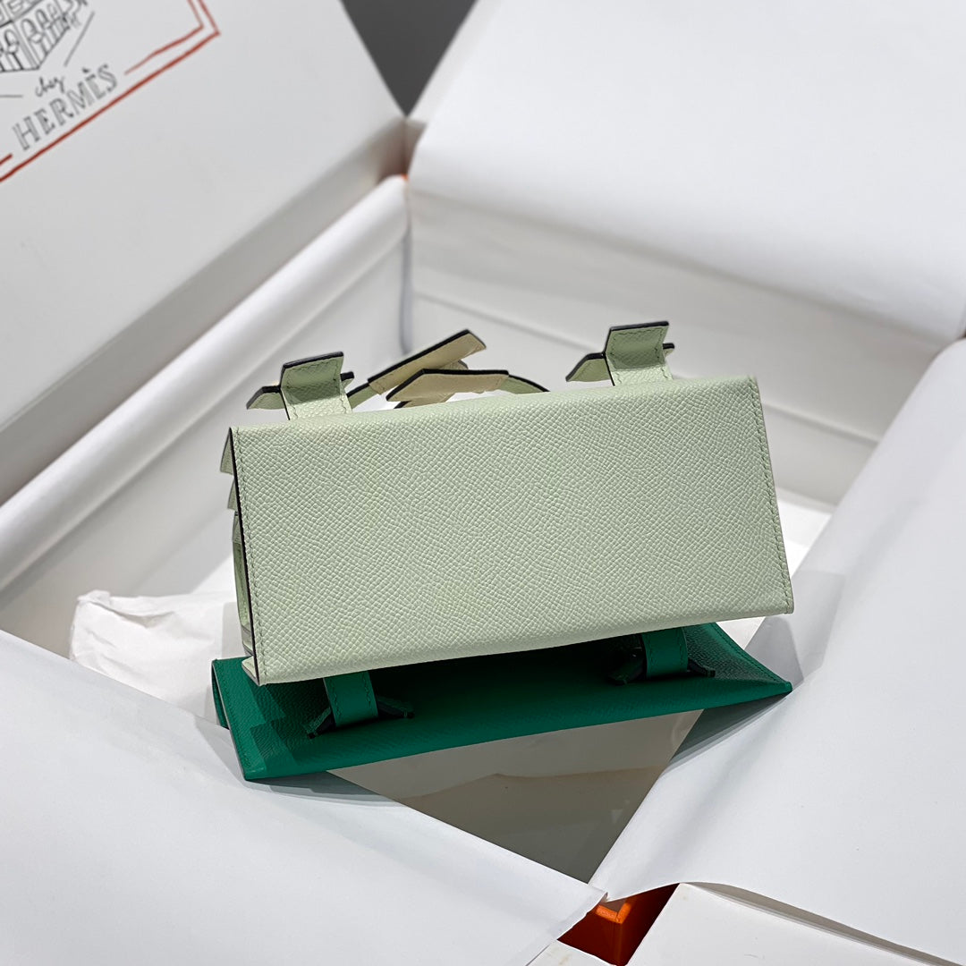KELLY DOLL 18 IN LIGHT GREEN CALFSKIN