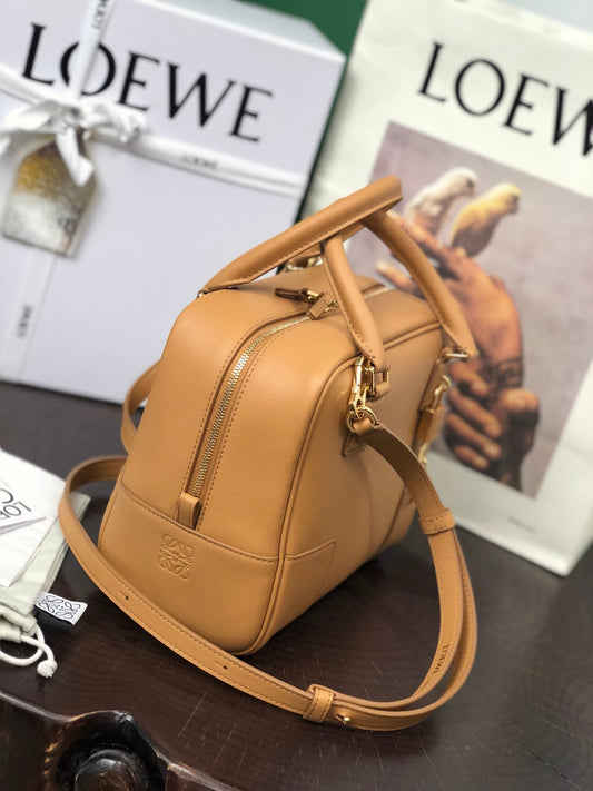 Сумка LOEWE AMAZONA 19 зі шкіри наппа кольору «тепла пустеля»