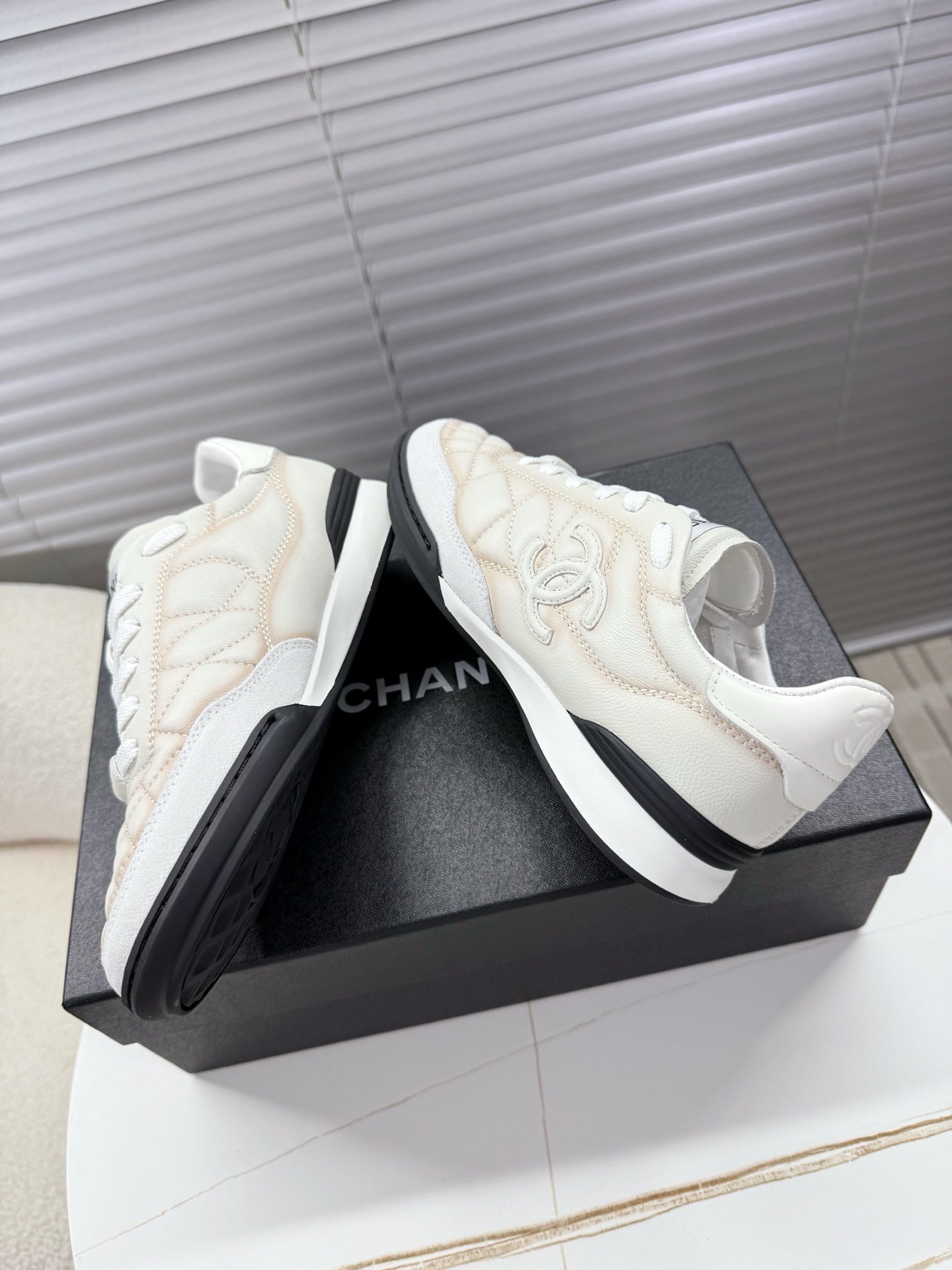CHANEL 25S TRAINERS WHITE AND LIGHT CORAL IN CALFSKIN - 35