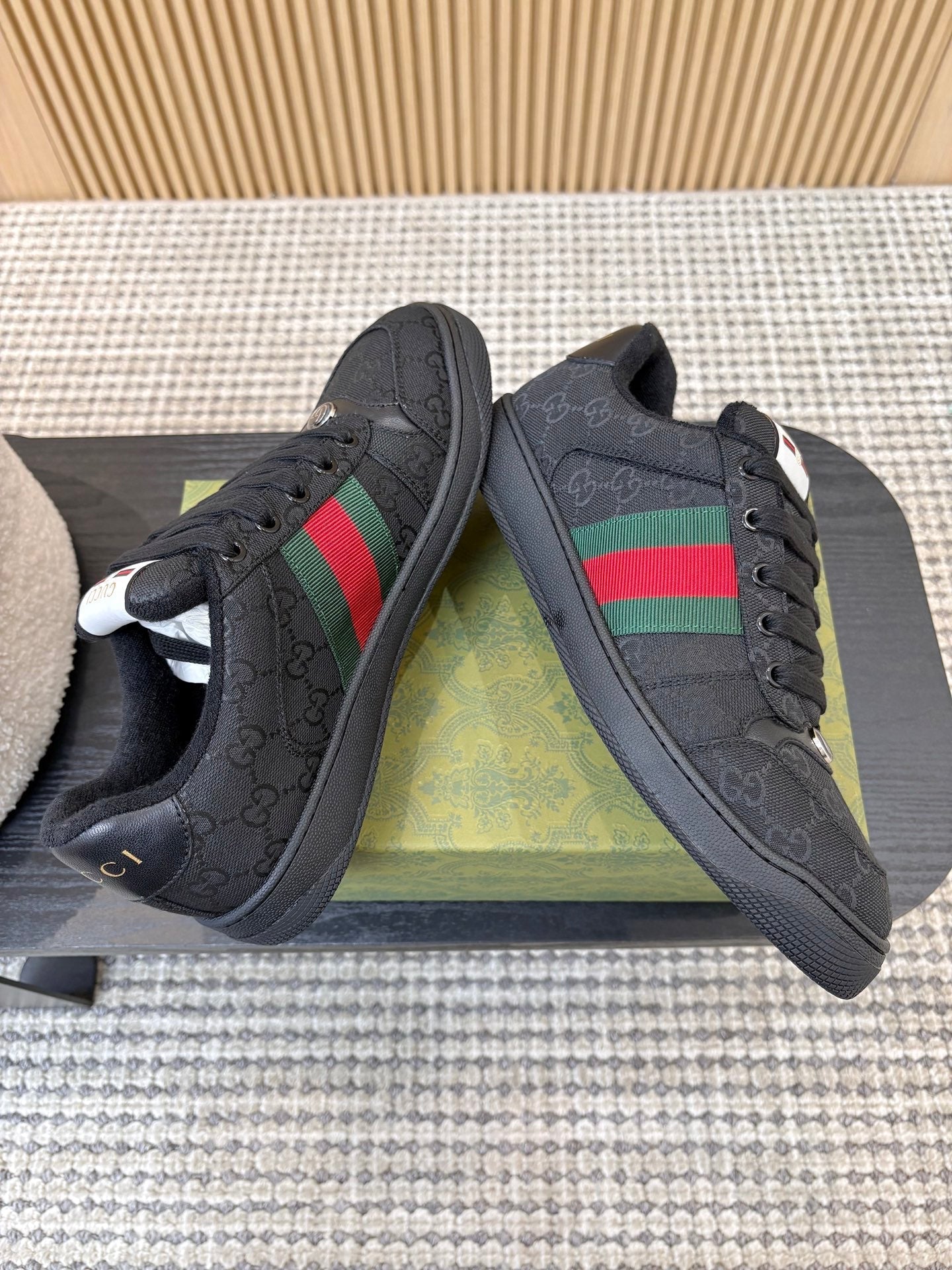 GUCCI 26S SNEAKERS IN BLACK GG CANVAS