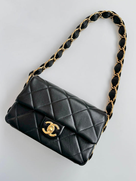CHANEL 25S СУМКА FLAP BAG 20 СМ З ЧОРНОЇ ОВЕЧОЇ ШКІРИ ІЗ ЗОЛОТОЮ ФУРНІТУРОЮ