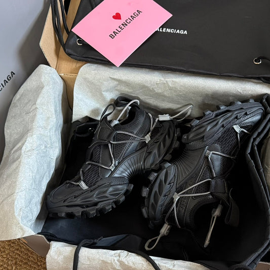 HIKE SNEAKER IN BLACK MESH, POLYURETHANE AND POLYESTER - 35