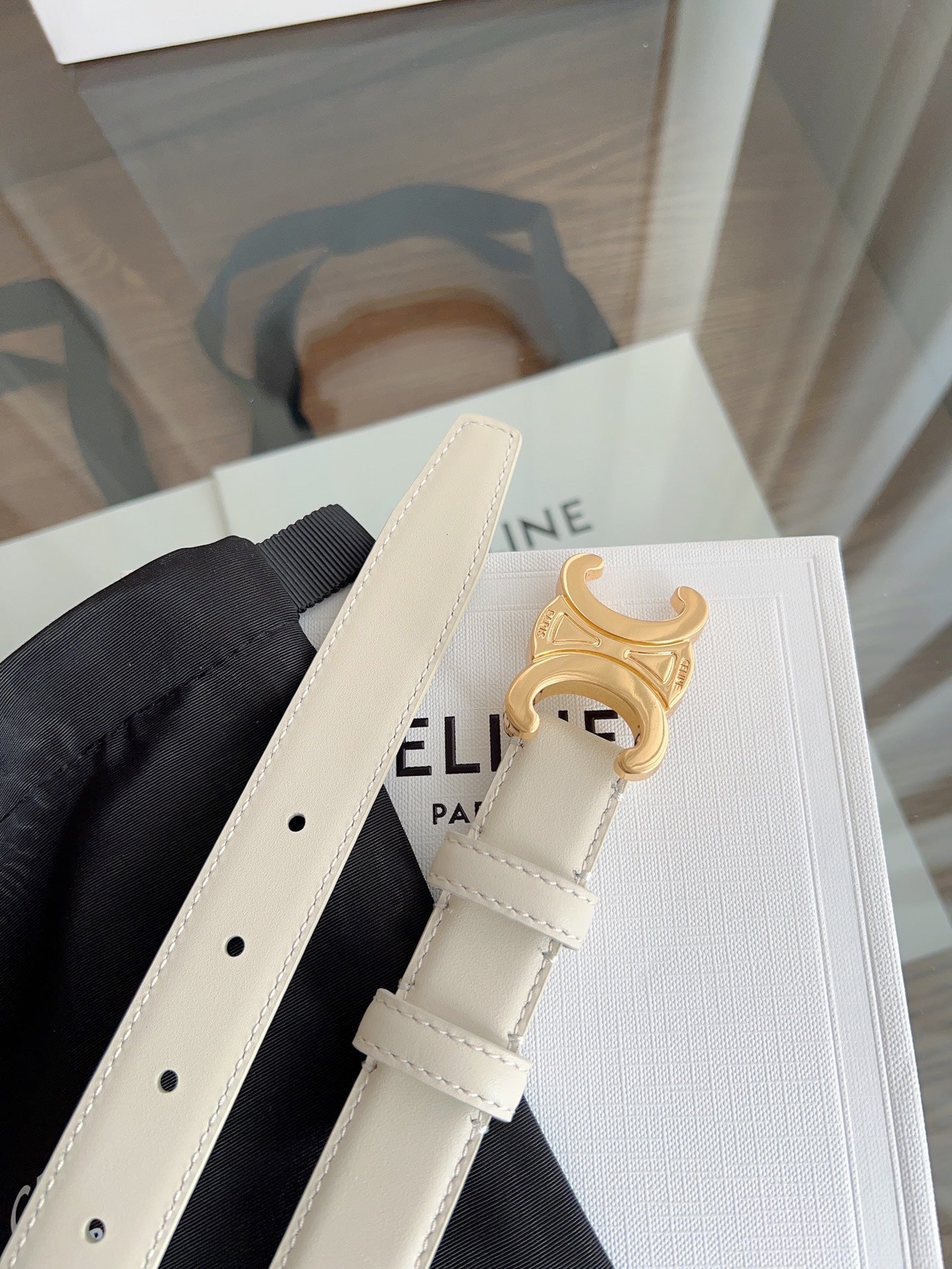 TRIOMPHE BELT 24MM IN WHITE CALFSKIN WITH GOLD BUCKLE - 30