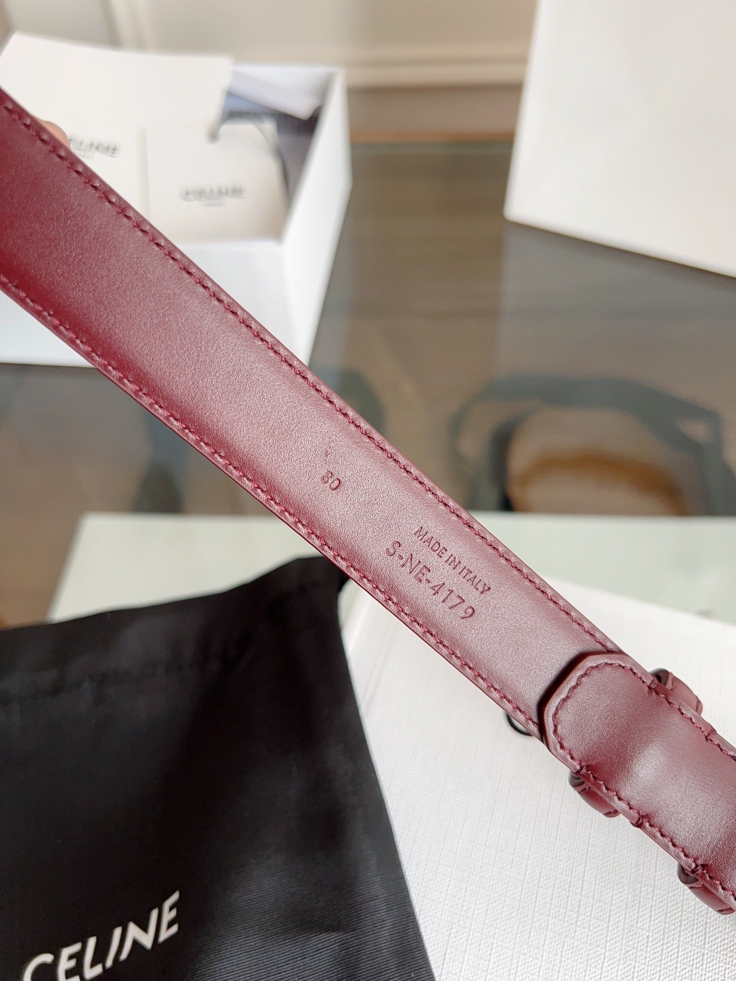TRIOMPHE BELT 24MM IN WINE RED CALFSKIN WITH GOLD BUCKLE - 30