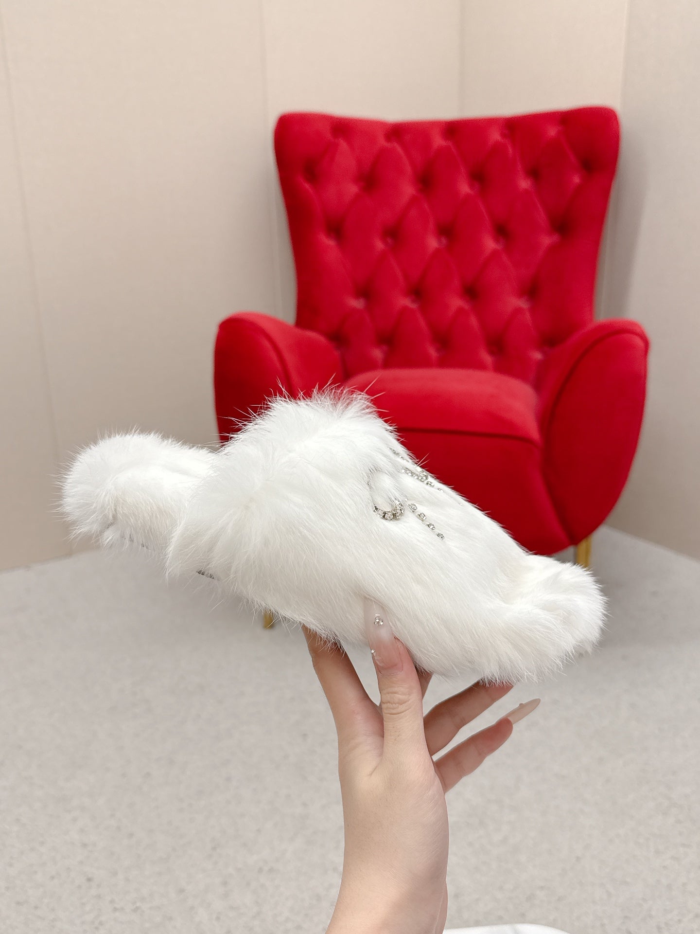 BALENCIAGA 25S SOFT FUR SLIPPERS IN WHITE FUR WITH RHINESTONE BOW - 35