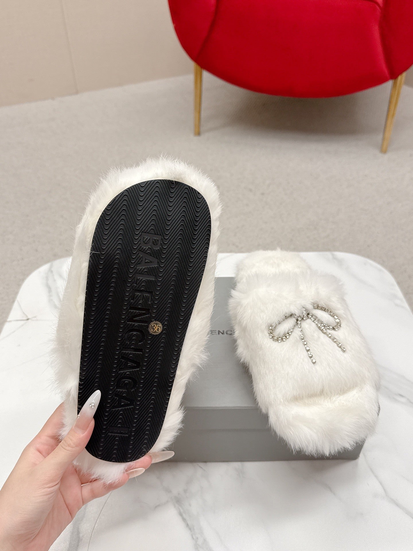BALENCIAGA 25S SOFT FUR SLIPPERS IN WHITE FUR WITH RHINESTONE BOW - 35