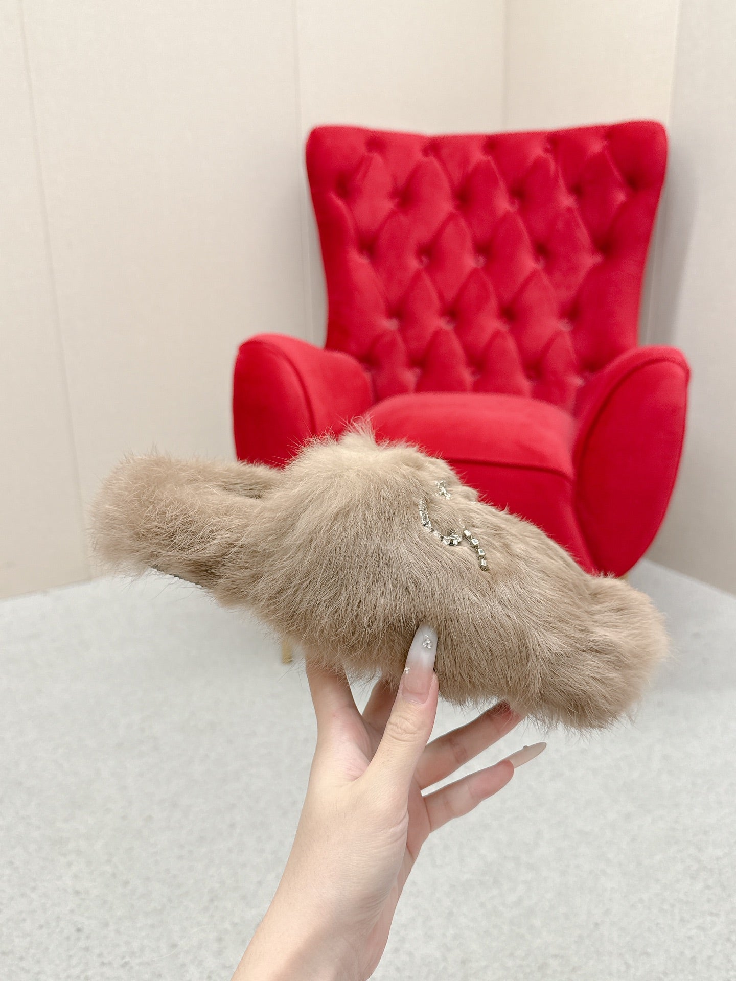 BALENCIAGA 25S SOFT FUR SLIPPERS IN LIGHT BROWN FUR WITH RHINESTONE BOW - 35