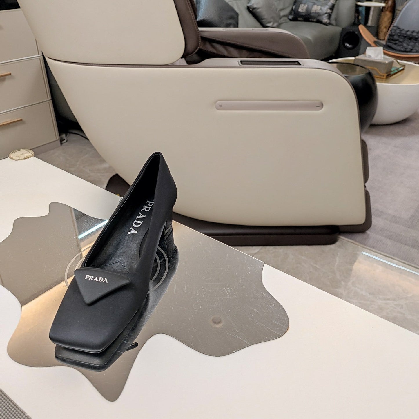 TRIANGLE LOGO PUMPS IN BLACK SATIN - 35