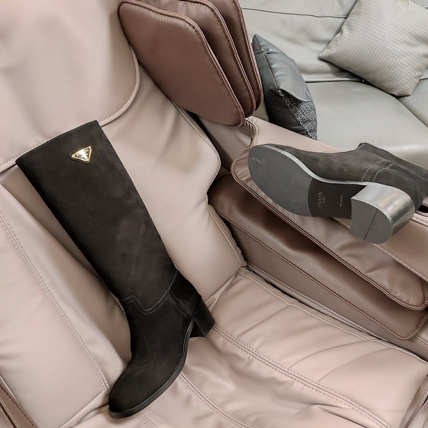 KNEE BOOTS WITH TRIANGLE LOGO IN BLACK SUEDE - 35