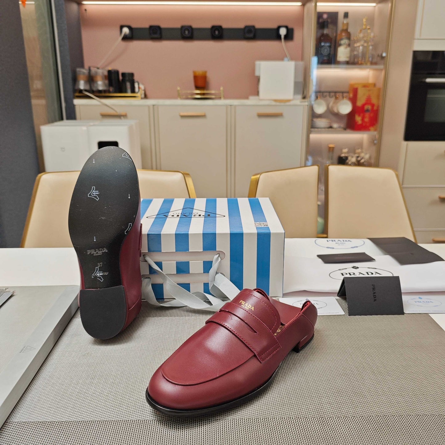 ЛОФЕРИ PRADA 26S 20 ММ З ТЕЛЯЧОЇ ШКІРИ БОРДОВОГО КОЛЬОРУ