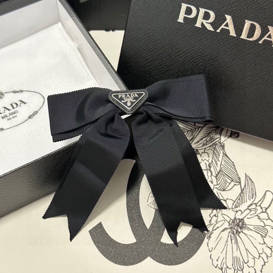 BOW HAIR CLIP IN BLACK FABRIC 406107